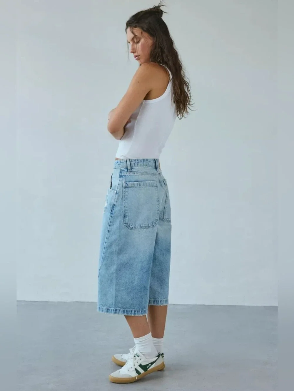 Urban Outfitters BDG Mega Mid-Rise Baggy Jorts - Picture 4 of 10